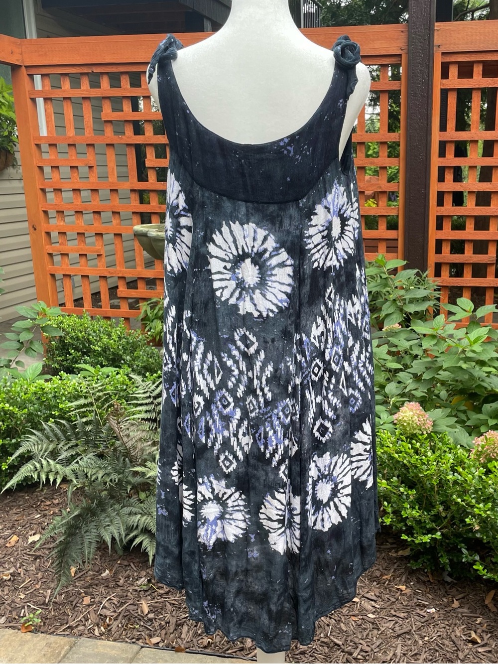 FREE PEOPLE Darjeeling Tie-Dye Swing Dress Black White Blue Like New Festival M - Picture 2 of 16